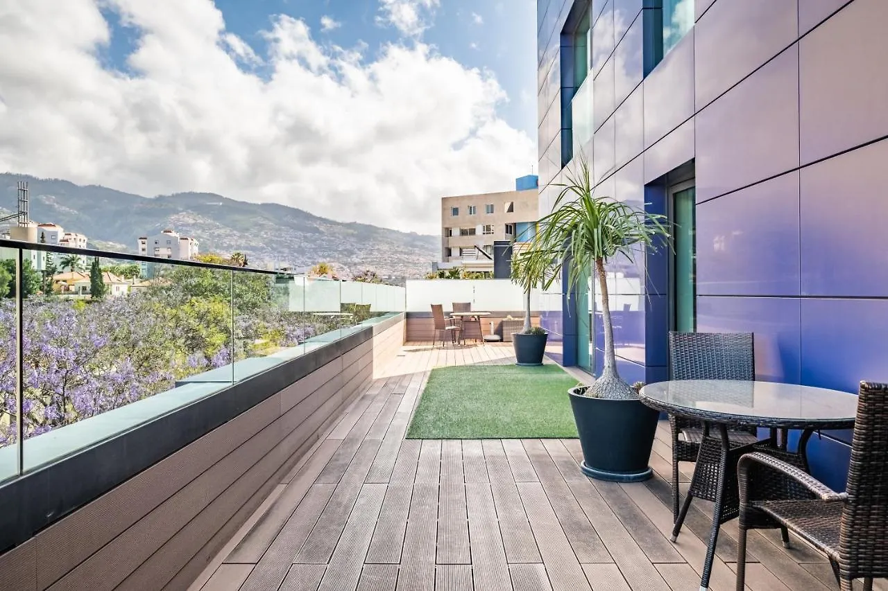 Funchal Casino View, Luxury Apartment, Big Balcony, Free Pool, Wifi And Parking Φουνκάλ