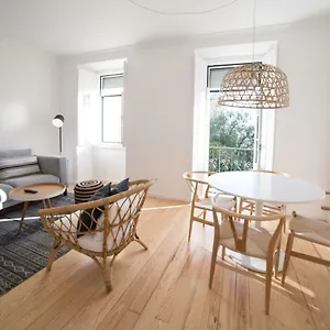 https://feels-like-home-madragoa-bright-place.hotels-lisbon-portugal.com
